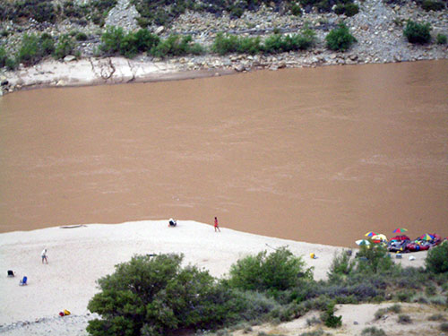 Beach in Cataract Canyon near Rapid #26