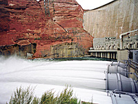 Mimicking river floods at Glen Canyon Dam